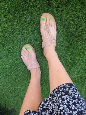 Le Chateau Crochet Flip Flops